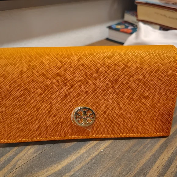 Tory Burch Tortoise Glasses with Bold Orange Case - Picture 6 of 8